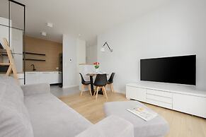 1 Bedroom Apartment Sarmacka by Renters