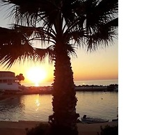 Tim's Place apt 10- 5min On Foot From The Beach