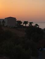 Tim's Place apt 10- 5min On Foot From The Beach