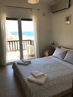 Tim's Place apt 10- 5min On Foot From The Beach