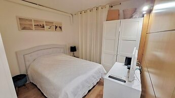 One bedroom flat ground floor avec cuisine -Rue Saint charles - métro 