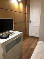 One bedroom flat ground floor avec cuisine -Rue Saint charles - métro 