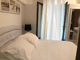 One bedroom flat ground floor avec cuisine -Rue Saint charles - métro 