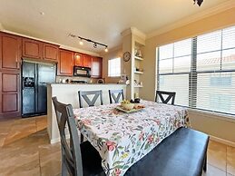 Radiant Condo 3 Bedroom Condo by RedAwning