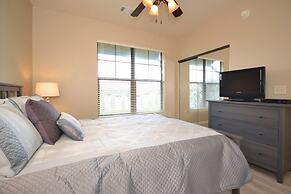 Radiant Condo 3 Bedroom Condo by RedAwning