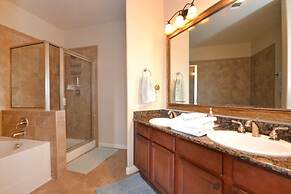 Radiant Condo 3 Bedroom Condo by RedAwning