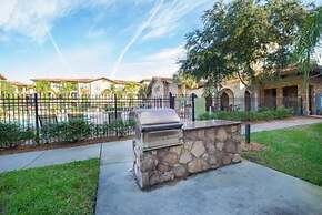 Radiant Condo 3 Bedroom Condo by RedAwning