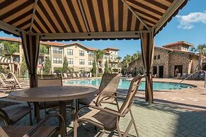 Radiant Condo 3 Bedroom Condo by RedAwning