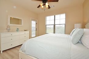 Radiant Condo 3 Bedroom Condo by RedAwning