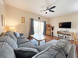 Regal Getaway 4 Bedroom Townhouse by RedAwning