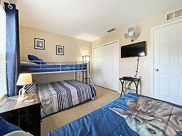 Regal Getaway 4 Bedroom Townhouse by RedAwning