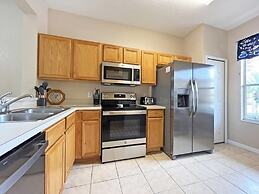 Regal Getaway 4 Bedroom Townhouse by RedAwning