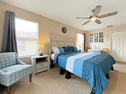 Regal Getaway 4 Bedroom Townhouse by RedAwning