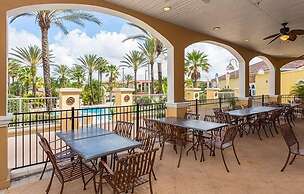 Regal Getaway 4 Bedroom Townhouse by RedAwning