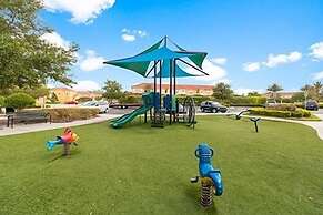 American Dream 6 Bedroom Home by RedAwning