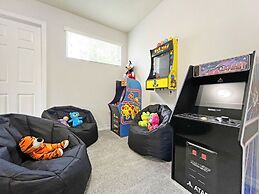 American Dream 6 Bedroom Home by RedAwning