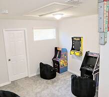 American Dream 6 Bedroom Home by RedAwning