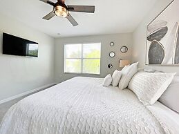 American Dream 6 Bedroom Home by RedAwning