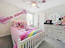 American Dream 6 Bedroom Home by RedAwning