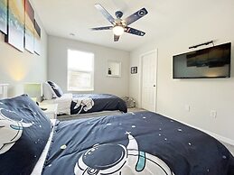 American Dream 6 Bedroom Home by RedAwning