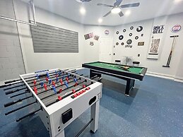 Paradise Point 4 Bedroom Home by RedAwning