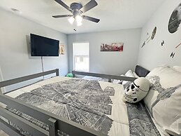 Paradise Point 4 Bedroom Home by RedAwning