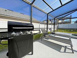 Paradise Point 4 Bedroom Home by RedAwning