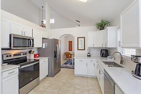 Family Dream 5 Bedroom Home by RedAwning