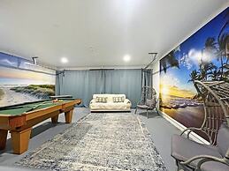 Family Dream 5 Bedroom Home by RedAwning