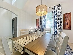 Family Dream 5 Bedroom Home by RedAwning