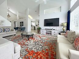 Family Dream 5 Bedroom Home by RedAwning