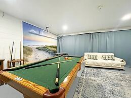 Family Dream 5 Bedroom Home by RedAwning