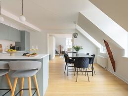 Sanders Leaves - 2bdr Apt With Shared Roof Terrace