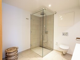 Sanders Leaves - 2bdr Apt With Shared Roof Terrace