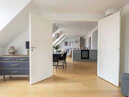 Sanders Leaves - 2bdr Apt With Shared Roof Terrace