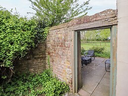 The Hideaway @ Waverton Villa