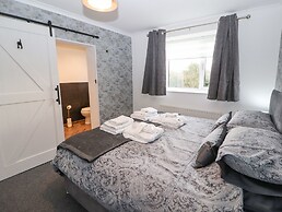 The Hideaway @ Waverton Villa