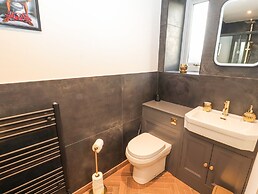 The Hideaway @ Waverton Villa