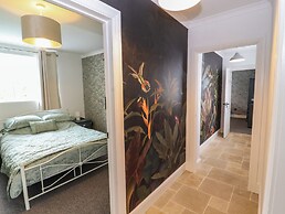 The Hideaway @ Waverton Villa