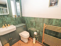 The Hideaway @ Waverton Villa