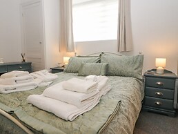 The Hideaway @ Waverton Villa