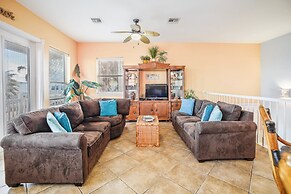 Villa Laguna - Pet Friendly! Beach Gear Credit Included!