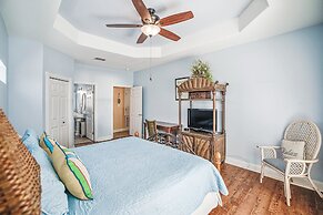 Villa Laguna - Pet Friendly! Beach Gear Credit Included!