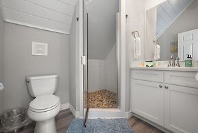 Aqua Dreams - Pet Friendly! Heated Private Pool!