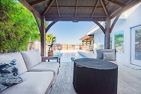 Aqua Dreams - Pet Friendly! Heated Private Pool!