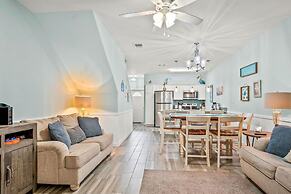 Twisted Pelican - Beach Gear Included!