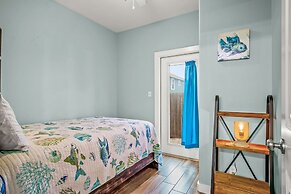 Twisted Pelican - Beach Gear Included!