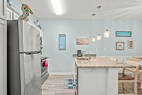 Twisted Pelican - Beach Gear Included!