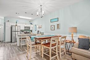 Twisted Pelican - Beach Gear Included!