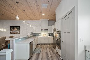 Marina Del Bell - Elevator! Boat Slip for Rent!